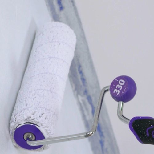 Festőhenger csatlakozása 360 fokban forgó nyélhez, nagy méretű henger